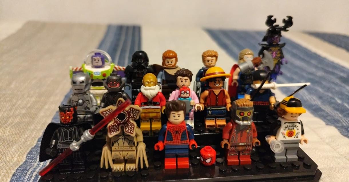 Colección de minifiguras — Edgar Jesús Silva Hernández